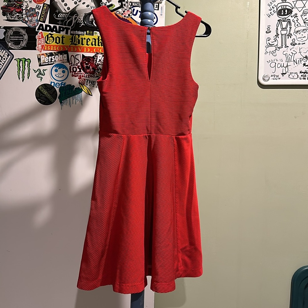Dress - Picture 2 of 5